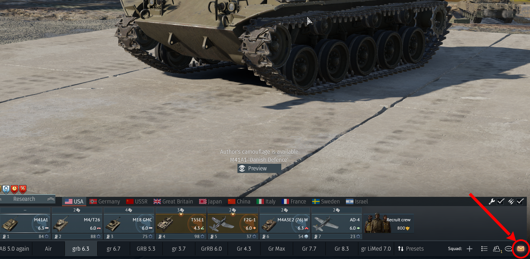 War Thunder Menu with messages icon pointed out